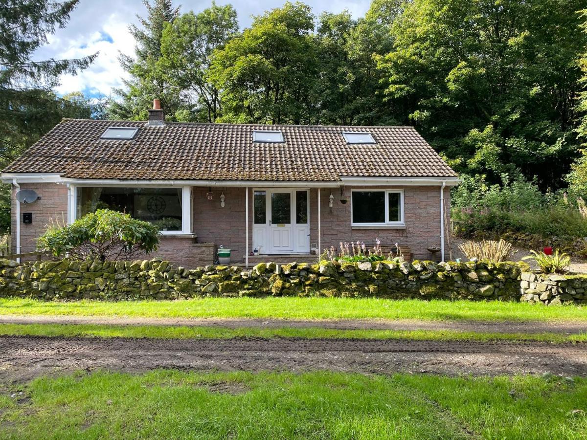 Tranquil Thornhill Retreat With Hot Tub Holiday home *