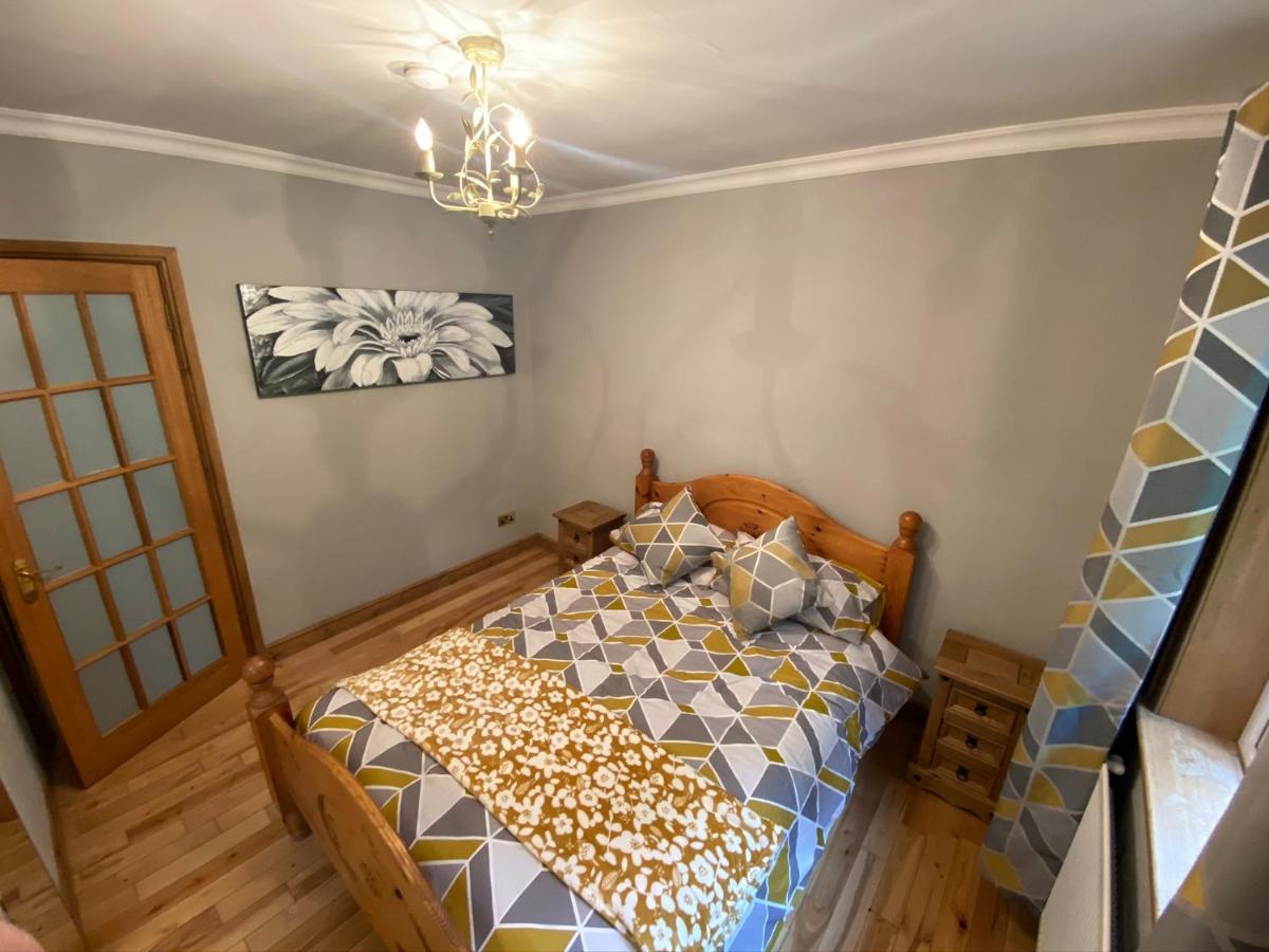Holiday home Tranquil Thornhill Retreat With Hot Tub *