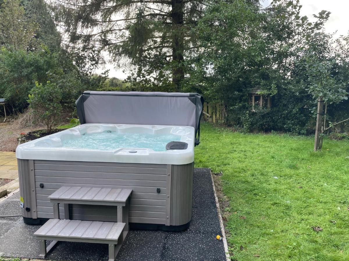 Holiday home Tranquil Thornhill Retreat With Hot Tub Moniaive