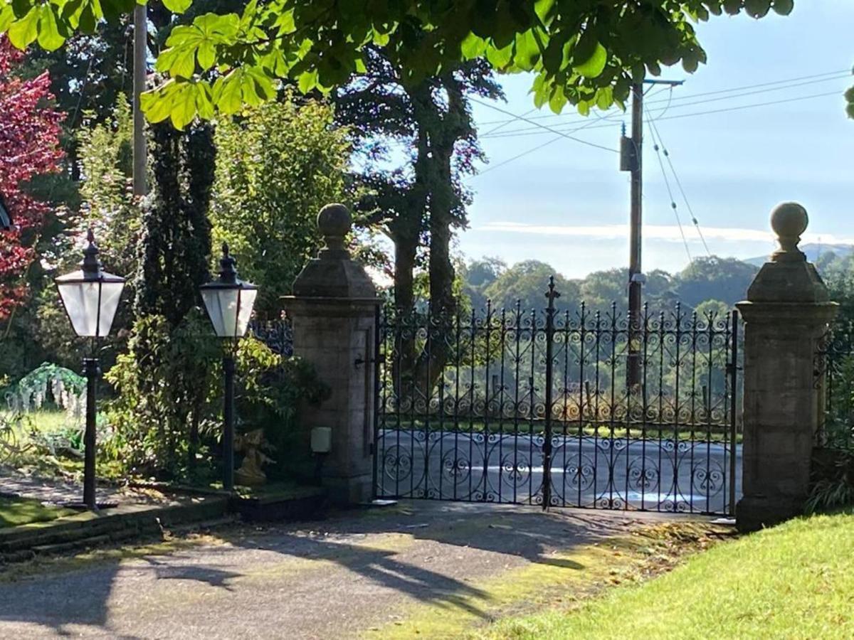 Holiday home Tranquil Thornhill Retreat With Hot Tub *